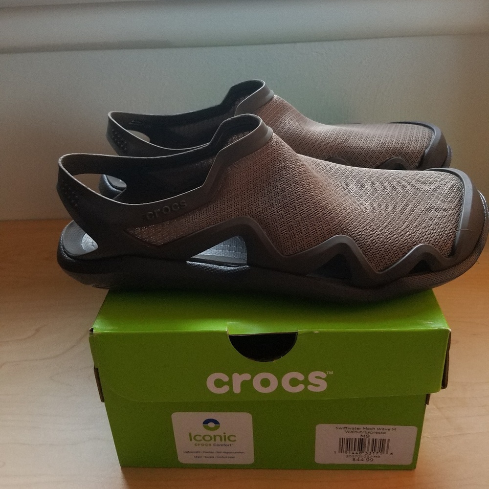 NWT - Men's Swiftwater Mesh Wave Crocs